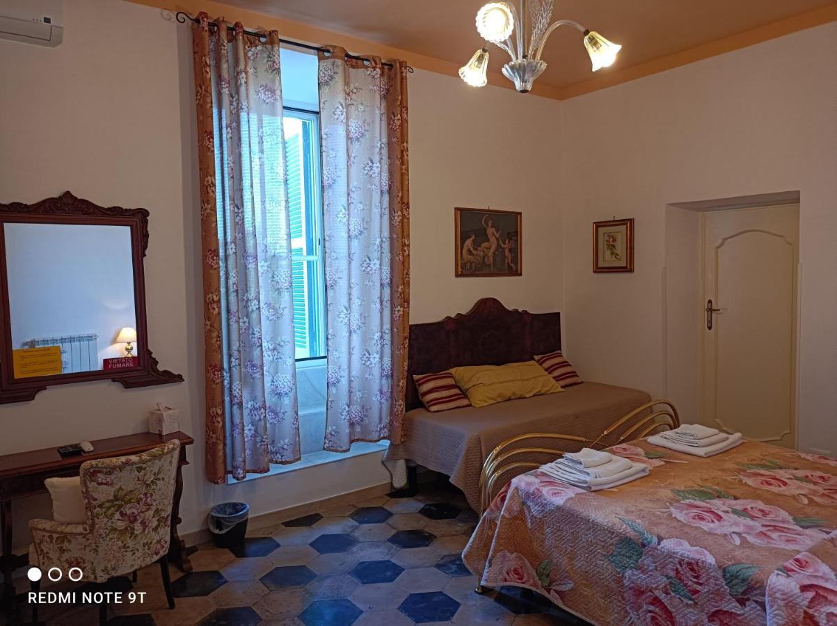 Angelina Antica Dimora Bed & Breakfast Terracina Ngoại thất bức ảnh